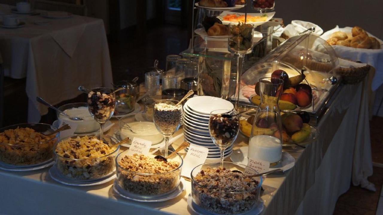 Am Schlosspark Guest house Munich